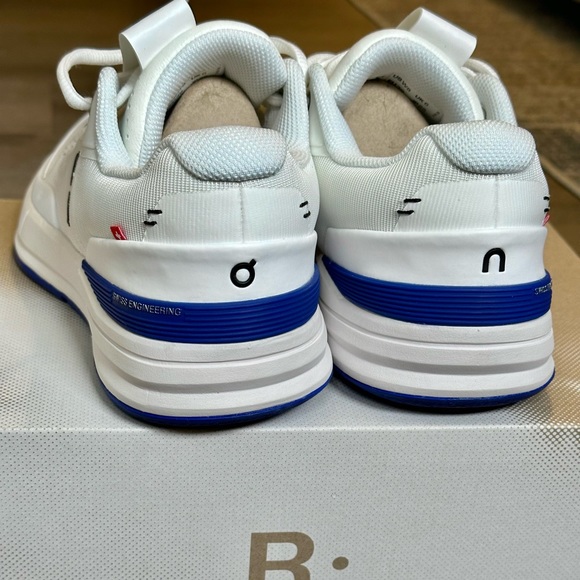 NIB THE ROGER Pro WHITE INDIGO BLUE TENNIS SNEAKER NEW - Picture 6 of 12